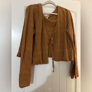 BP sweater, camel color, crochet style